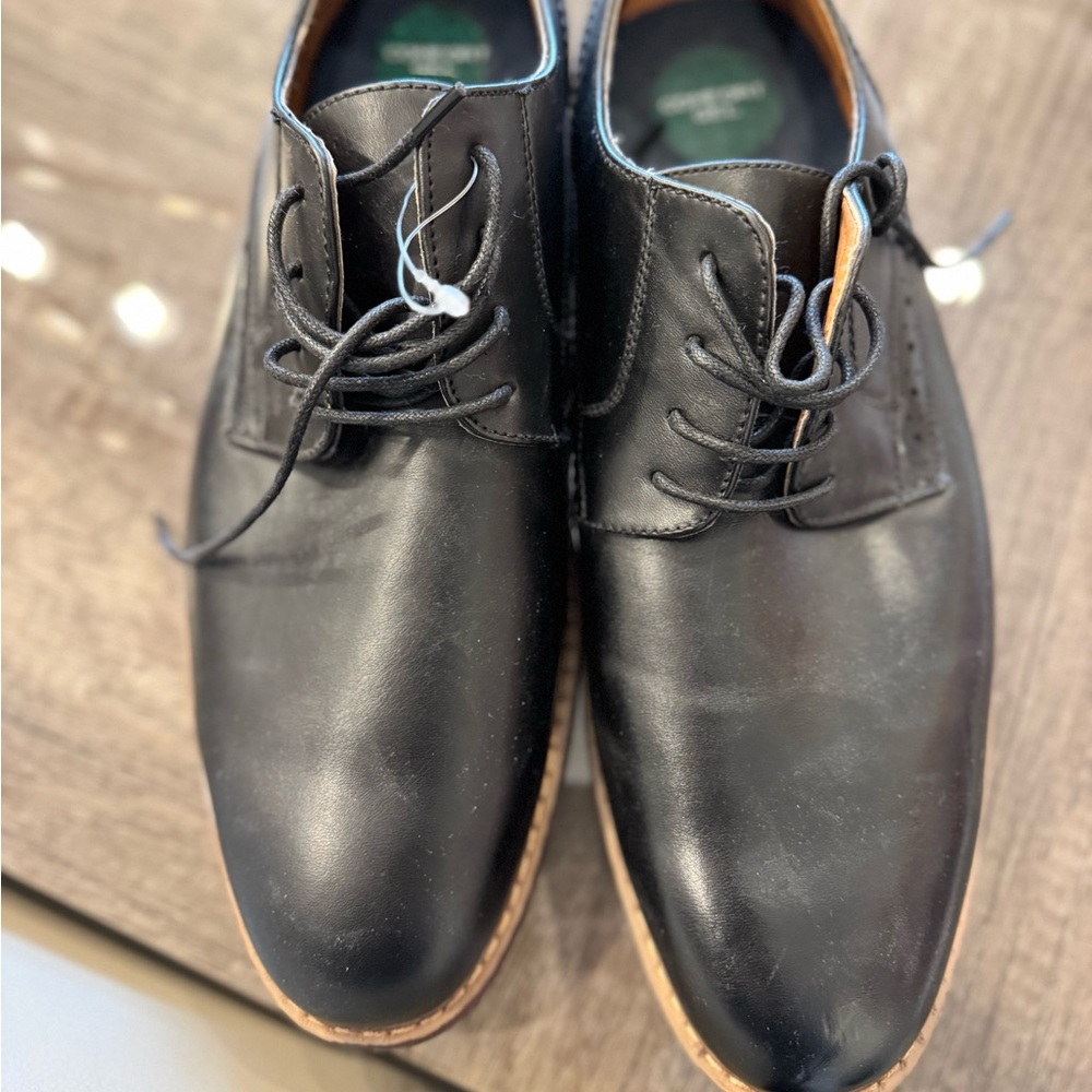 Nunn Bush Black Leather Oxfords with Subtle Sheen